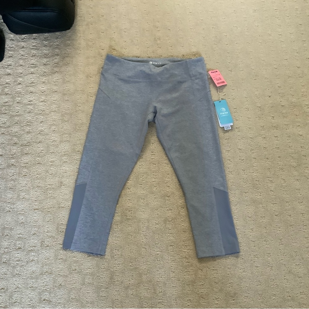 NWT MPG Capri Legging